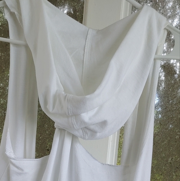 Miley Cyrus & Max Azria brand vest. Size Small - Picture 4 of 4